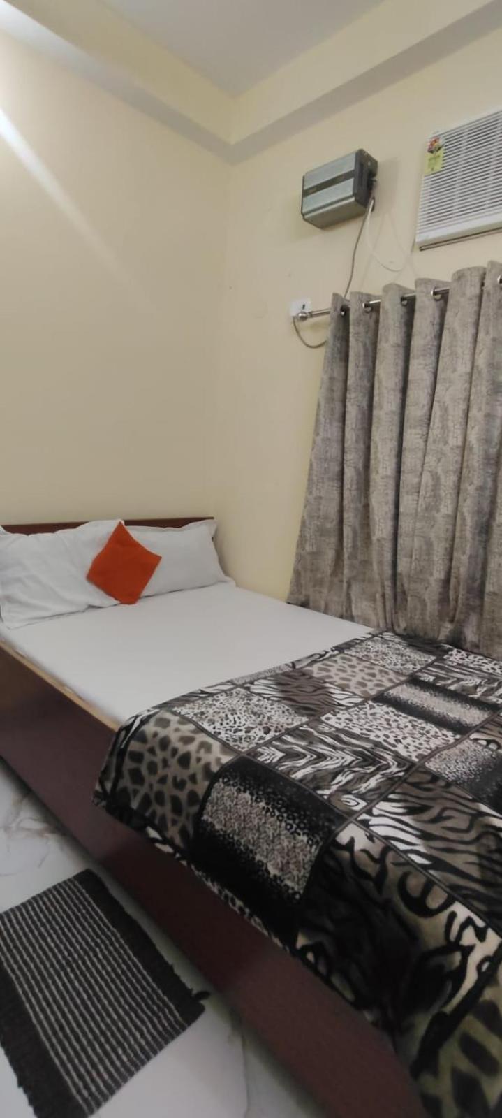 Jpm Guest House Varanasi Exterior foto