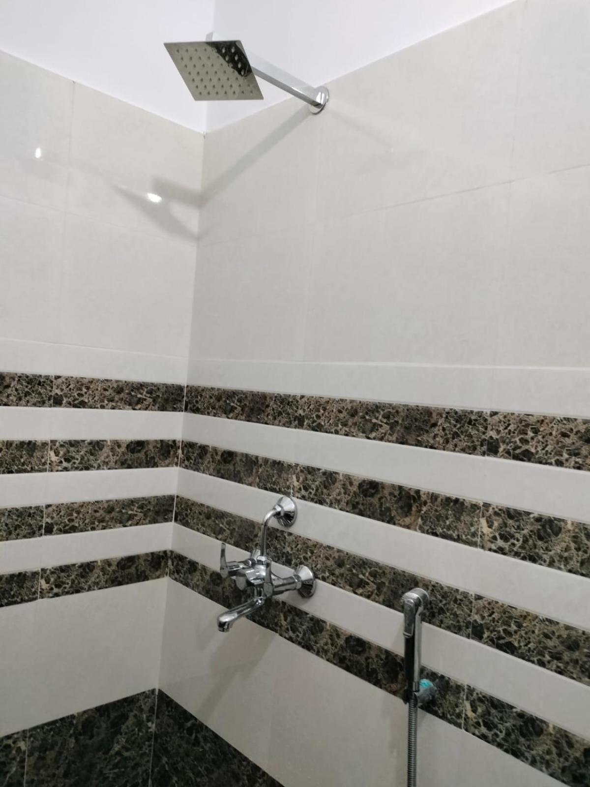 Jpm Guest House Varanasi Exterior foto